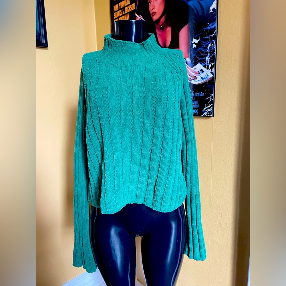 American Eagle Outfitters Chenille Crop Sweater ( Medium)